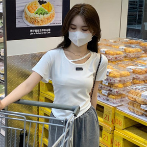 Camiseta de Verano Coreana de Diseño Irregular de Manga Corta para Mujer, Estilo Chica Sexy, Blanca, Básica, Informal - Product Image 3