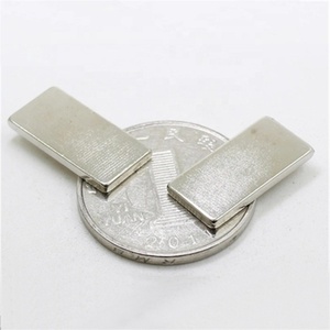 Puissant 20*10*3mm N52 Aimant personnalisé en <span class=keywords><strong>n</strong></span>éodyme Matériaux magnétiques Aimant N52 - Product Image 2