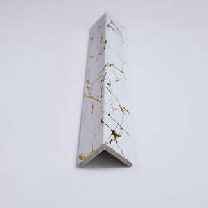 Profilé d'angle polyvalent en <span class=keywords><strong>polystyrène</strong></span> pour protection des bords des murs intérieurs et extérieurs en plaques de plâtre et cloisons sèches - Product Image 3