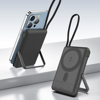 Bank daya magnetik dengan dudukan logam bawaan dan kabel Tipe C, mampu mengisi daya baterai Semi solid 10000mAh untuk jam tangan