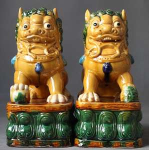 Petite statue d'animal Fu Dog en <span class=keywords><strong>porcelaine</strong></span> émaillée tricolore de la dynastie Tang pour la décoration de la maison - Product Image 6