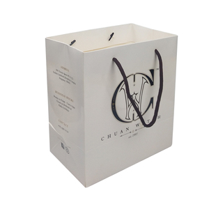 ถุงของขวัญกระดาษขาวคุณภาพพรีเมียมอย่างดี แนะนำเป็นอย่างยิ่ง พร้อมกราฟิกสีดำแบบมินิมอล สำหรับร้านค้าแบรนด์แบบป๊อปอัพ - Product Image 1