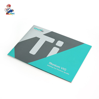 Impression de catalogues brochés en filigrane sur papier blanc pour l'introduction de nouveaux produits