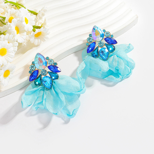 أقراط أنيقة من السبائك المرصعة بالألماس على شكل زهرة من القماش، أقراط كريستال رجعية أنيقة للنساء - Product Image 5