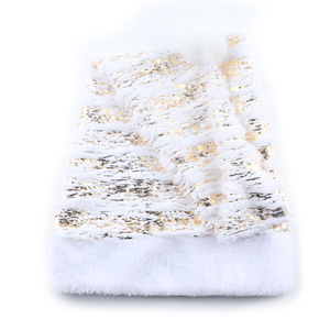 Chapeaux de Noël en velours personnalisés de 75 cm avec impression promotionnelle, estampés or, rayés argentés, en peluche de haute qualité, écologiques et extra confortables - Product Image 6