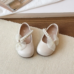 Scarpe da Principessa in Pelle per Bambine con Fiocco, Perle e Strass, Suola Morbida, Eleganti Scarpe da Ballo per Bambine Piccole, Ideali per la Primavera e l'Uso Quotidiano - Product Image 3