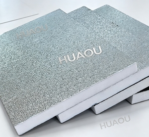 Panneaux XPS en mousse laminée <span class=keywords><strong>avec</strong></span> <span class=keywords><strong>feuille</strong></span> d'<span class=keywords><strong>aluminium</strong></span> noire de 60 microns et <span class=keywords><strong>feuille</strong></span> d'<span class=keywords><strong>aluminium</strong></span> argentée de 40 microns - Product Image 2