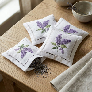 GREEN SUN EMBROIDERY Sachet rectangulaire en coton blanc brodé, fait main, lavable, de haute qualité, avec motif couronne de lavande - Product Image 3