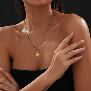 Collar de acero inoxidable chapado en oro de 18 quilates Premium de Myneck Factory Vintage <span class=keywords><strong>Fall</strong></span> Lady Square Gold <span class=keywords><strong>God</strong></span> Pendant Regalos vintage - Product Image 1