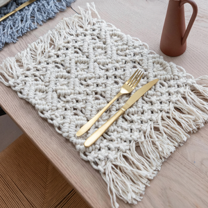 Nappe en macramé à fort potentiel de vente 2024, tissée à la main en coton, tapis de table rectangulaire - Product Image 1