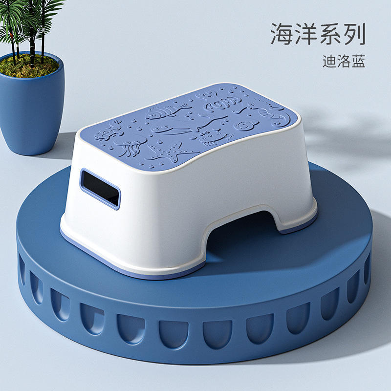 สีฟ้าและสีขาว