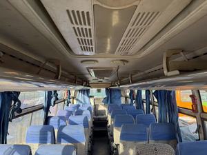 Autobús de <span class=keywords><strong>Turismo</strong></span> de Lujo Usado, con Volante a la Derecha, Manual, Gasolina, para Viajes Largos, con Más de 50 Asientos, Amplio y Confortable, Emisión Euro 3 - Product Image 4