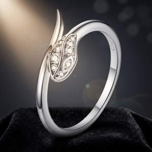 Bague solitaire en moissanite couleur D taille cœur pour femme, en argent sterling 925 plaqué rhodium, empilable, pour anniversaire, haute joaillerie - Product Image 2
