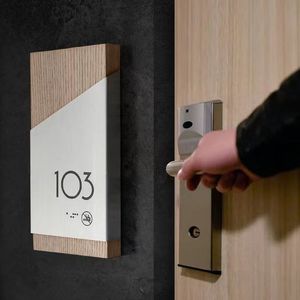 Placa de Puerta de Hotel con Número de Casa Personalizado y Letras Metálicas 3D de Acero Inoxidable con LED - Product Image 2