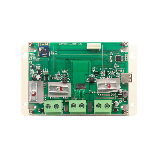 40a Pwm Solar Charge Controller  2 Years Negative Grounded 1200W with Lcd Display  Heliosne Ce Rohs  55voc