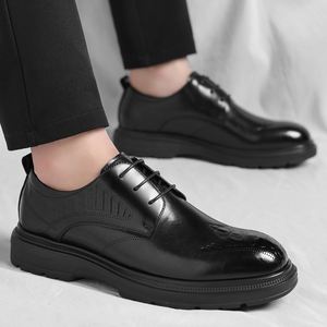 รองเท้าหนังผู้ชายแบบอ็อกซ์ฟอร์ดสำหรับใส่ทำงาน พื้นยางกันลื่น น้ำหนักเบา ระบายอากาศได้ดี ทนทานต่อการสึกหรอ ขายส่งจากโรงงาน - Product Image 4