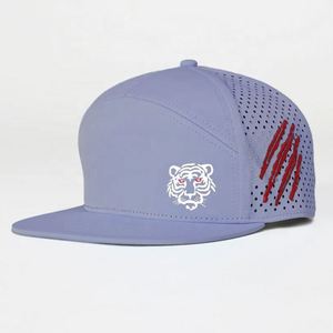 Gorra de 7 Paneles Personalizada al por Mayor, Azul Marino, Impermeable, Estructurada, con Logotipo Bordado, Perforaciones Cortadas con Láser, para Playa - Product Image 1