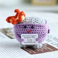 Boîte d'extinction d'incendie créative en crochet, design de dessin animé, jouet d'apaisement émotionnel, peluche tricotée à la main, amusante pour le bureau