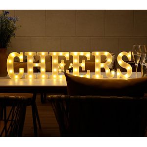 Pequeño LED Marquee Letras Luz Mesa Fiesta Signo 8,58 Pulgadas Funciona con pilas Acabado mate Plástico LED Carta Decoraciones para fiestas - Product Image 3