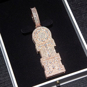 Pendentif Hip Hop en or plaqué or de qualité supérieure avec diamants, idéal pour les fêtes d'anniversaire et les réceptions de mariage, disponible à un prix avantageux - Product Image 2