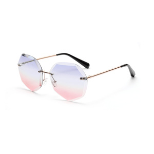 Nouvel arrivage de lunettes de soleil personnalisées de luxe pour femmes, lunettes de soleil Occhiali Da à semelle <span class=keywords><strong>tendance</strong></span> <span class=keywords><strong>2022</strong></span> - Product Image 3