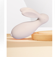 Dual-Vibrator Strap-on Dildo Wiederaufladbar G-Punkt Klitoris-Stimulator Rabbit-Vibrator Sexspielzeug für Frauen Lesbische Erotikspielzeuge