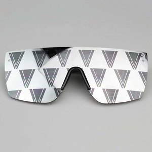 <span class=keywords><strong>Lunettes</strong></span> <span class=keywords><strong>de</strong></span> soleil design <span class=keywords><strong>de</strong></span> luxe en gros 2025 <span class=keywords><strong>lunettes</strong></span> <span class=keywords><strong>originales</strong></span> <span class=keywords><strong>lunettes</strong></span> d'extérieur nuances Pc cadre géométrique classique dame miroirs femmes homme - Product Image 4