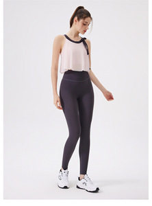 Débardeur de yoga 2-en-1 pour femme avec empiècements en maille color block, rembourrage intégré, sans manches, respirant, pour la course, l'entraînement et le fitness - Product Image 5