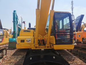 Excavadora Usada Komatsu PC200 PC200-8 de 20 Toneladas de Alta Eficiencia, Ideal para Proyectos de Construcción, Demolición y Movimiento de Tierras - Product Image 4