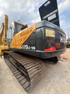 Excellent Condition Hyundai 220LC-9S Used Excavator 22Ton Used <b>Engineering</b> & <b>Construction</b> <b>Machinery</b> Hyundai220 for sale - Product Image 2