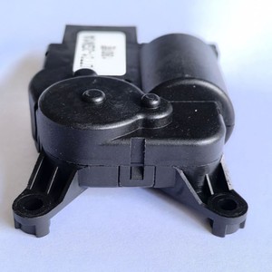 Actuador de la compuerta del motor del evaporador de aire acondicionado Nissan 27740-5US0B DN-FM108, pieza nueva de plástico - Product Image 1