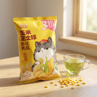 Sachet en vrac de 65g de snacks croustillants semi-souples prêts à consommer, saveur maïs salé, sans graisses trans, au fromage et aux céréales, durée de conservation de 12 mois