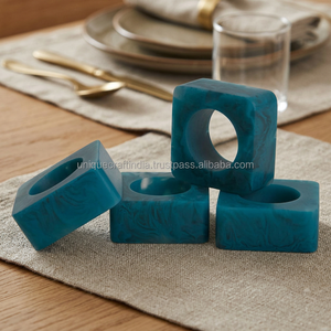 Anneaux de serviette carrés élégants en résine bleu sarcelle faits à la main, décoration de table moderne, durables et légers - Product Image 1