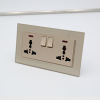 Prise murale universelle BENDI C68 avec bordure encadrée, verre mat ignifuge, 3 broches, IP22, 250V, CE, UKCA, RoHS, pour usage industriel, hospitalier et domestique