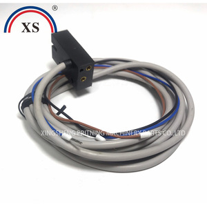 Capteur de proximité inductif Sm72 Sm102 61.110.167101 à borne à vis non blindée, corps en PBT pour presse d'impression - Product Image 1