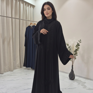Robe Abaya Longue de Prière pour Femme en Polyester de Luxe de Haute Qualité, Faite à la Main, Teinte Tie-Dye Violet avec Bordure Noire, Manches Longues, pour l'Aïd - Product Image 6