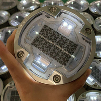 Marqueur routier solaire LED réfléchissant en aluminium robuste, type œil de chat, clignotant, prix usine