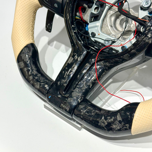 Volant de voiture sport en fibre de carbone avec écran LED pour BMW M3 M4 M5 F10 <span class=keywords><strong>F50</strong></span> F30 F32 F80 F82 F90 E90 E92 E60 E63 G20 G30 - Product Image 4