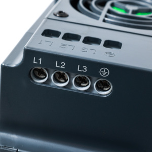 อุปกรณ์อุตสาหกรรม ไดรฟ์ VFD แบบเฟสเดียว/สามเฟส 220V/380V สำหรับมอเตอร์ AC คอมเพรสเซอร์ 0.4KW 0.75KW 2.2KW 3000W - Product Image 4