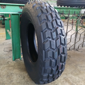 Pneu radial certifié ECE 7.50R16 avec adhérence sur sable, bonne qualité, garantie 80 000 km - Product Image 3