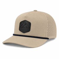 Casquette à cinq panneaux avec visière incurvée, logo personnalisé, en cordon bleu marine perforé découpé au laser, avec patch hexagonal en corde, idéale pour les randonnées en canyons