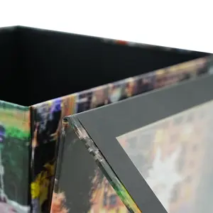 कस्टम लोगो स्नैपकैप फोल्डेबल गिफ्ट बॉक्स हैट पेपर पैकेजिंग गिफ्ट बॉक्स बेसबॉल कैप गिफ्ट बॉक्स क्लियर विंडो के साथ