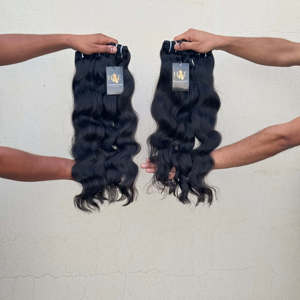 Fournisseurs d'extensions de cheveux humains indiens vierges non traités, naturels, Remy, toutes textures, cuticules intactes, provenant de temples indiens. - Product Image 1