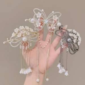 Barrettes à cheveux torsadées pour femme, en alliage <span class=keywords><strong>rouge</strong></span>, avec <span class=keywords><strong>fleur</strong></span> floquée et perles, pour l'automne et l'hiver - Product Image 1