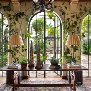 <span class=keywords><strong>Porte</strong></span> <span class=keywords><strong>d</strong></span>'<span class=keywords><strong>entrée</strong></span> pivotante de style français en forme <span class=keywords><strong>d</strong></span>'arche avec cadre en tube <span class=keywords><strong>d</strong></span>'acier et design de grille <span class=keywords><strong>pour</strong></span> villa - Product Image 3