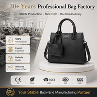 Sac à main fourre-tout pour femme YIKU en cuir végétalien gaufré hexagonal avec quincaillerie argentée, intérieur structuré et pochette, modèle 20Y Factory