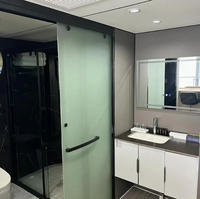 Maison capsule moderne et écologique avec deux chambres, espace de vie, cuisine, matériau en acier imperméable pour villas et appartements