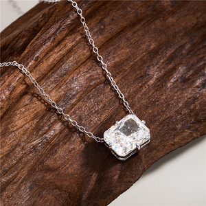 Collier pendentif personnalisable en cuivre, version minimaliste en argent sterling S925 avec zircone carrée pour femme - Product Image 6