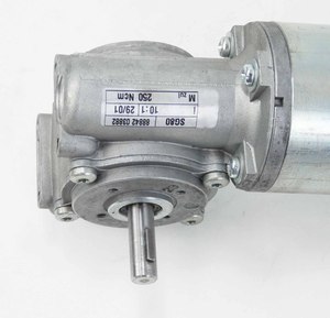 Motore <span class=keywords><strong>GR</strong></span> 63X55 60VDC 2,13A 3350rpm + Riduttore SG80 I=10_1 -non utilizzato-_98e7aea5 - Product Image 1