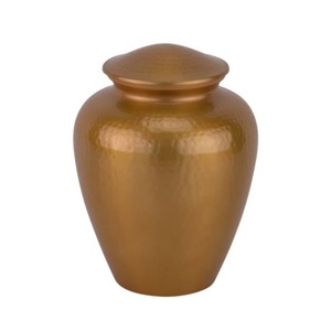 Urne classique en métal faite à la main de conception de vente chaude pour les cendres Urnes de crémation en laiton faites à la main décoratives et design antiques pour les cendres - Product Image 6